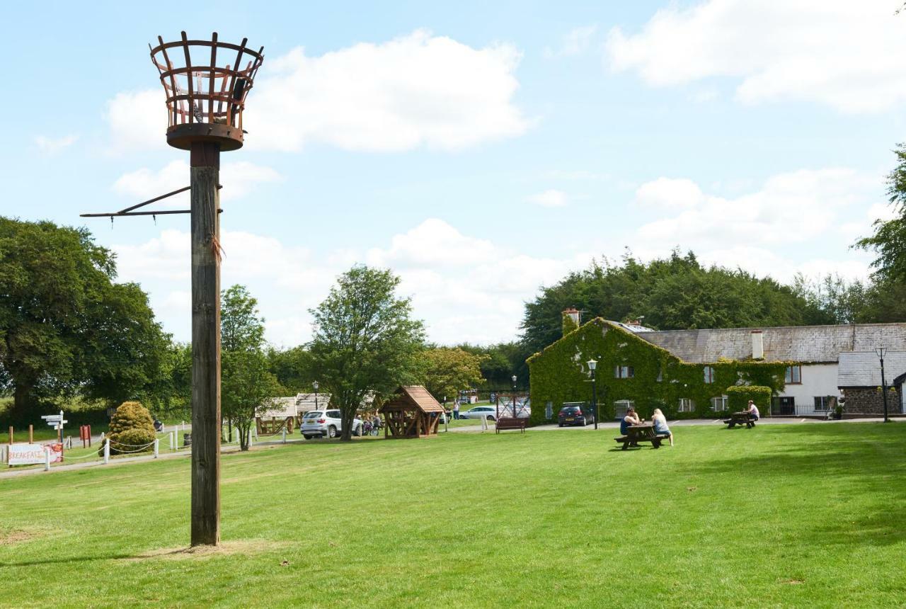 Raleghs Cross Inn Clatworthy Номер фото
